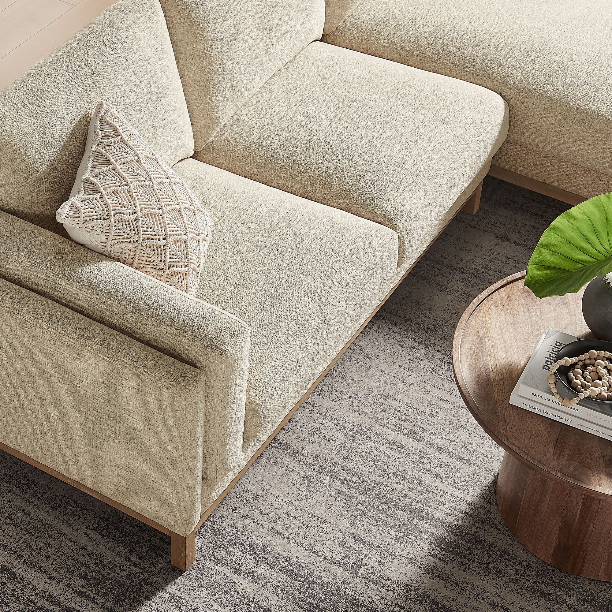 Roscoe Right-Facing Upholstered Sectional Sofa with Chaise