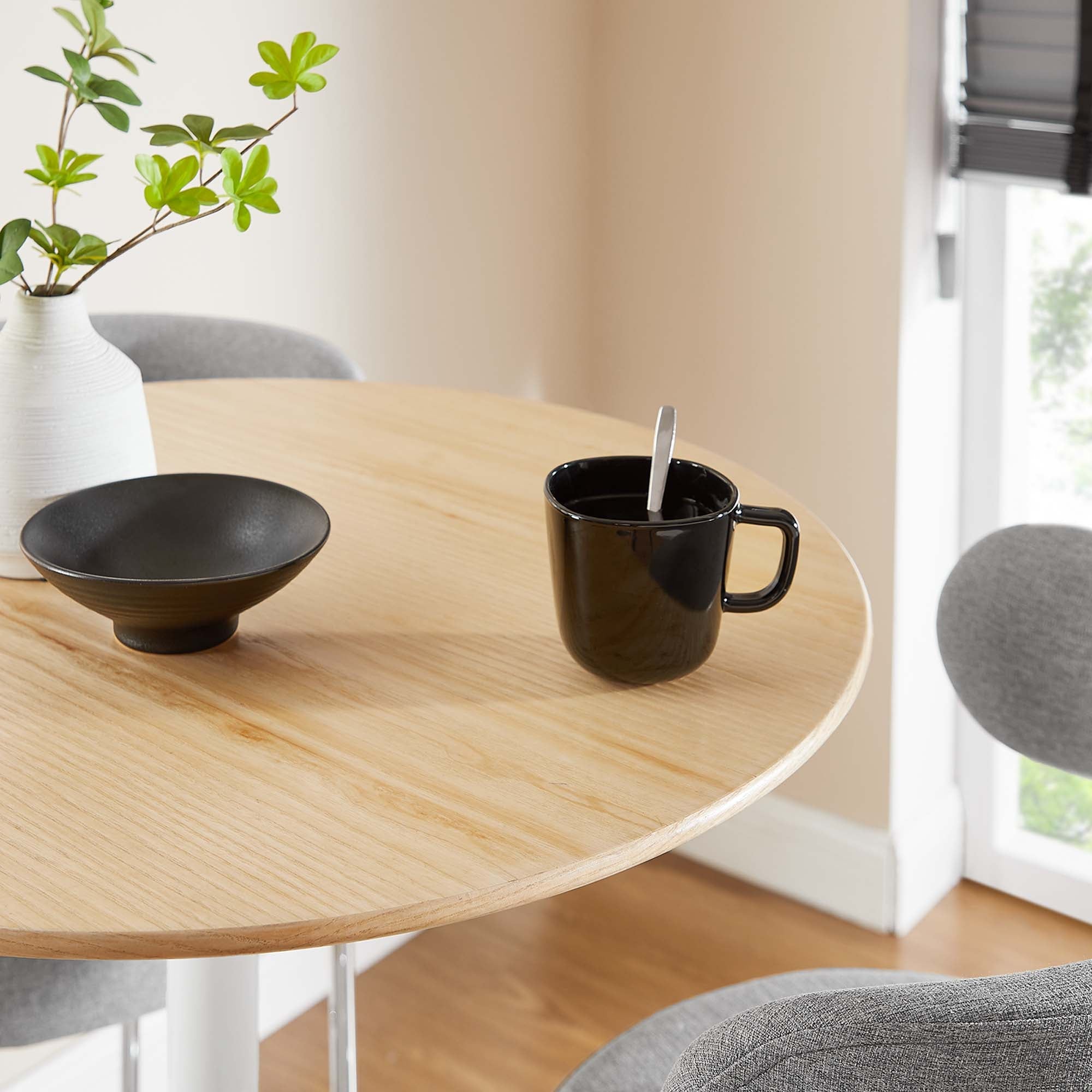 Tulip Bar Table In Natural Top